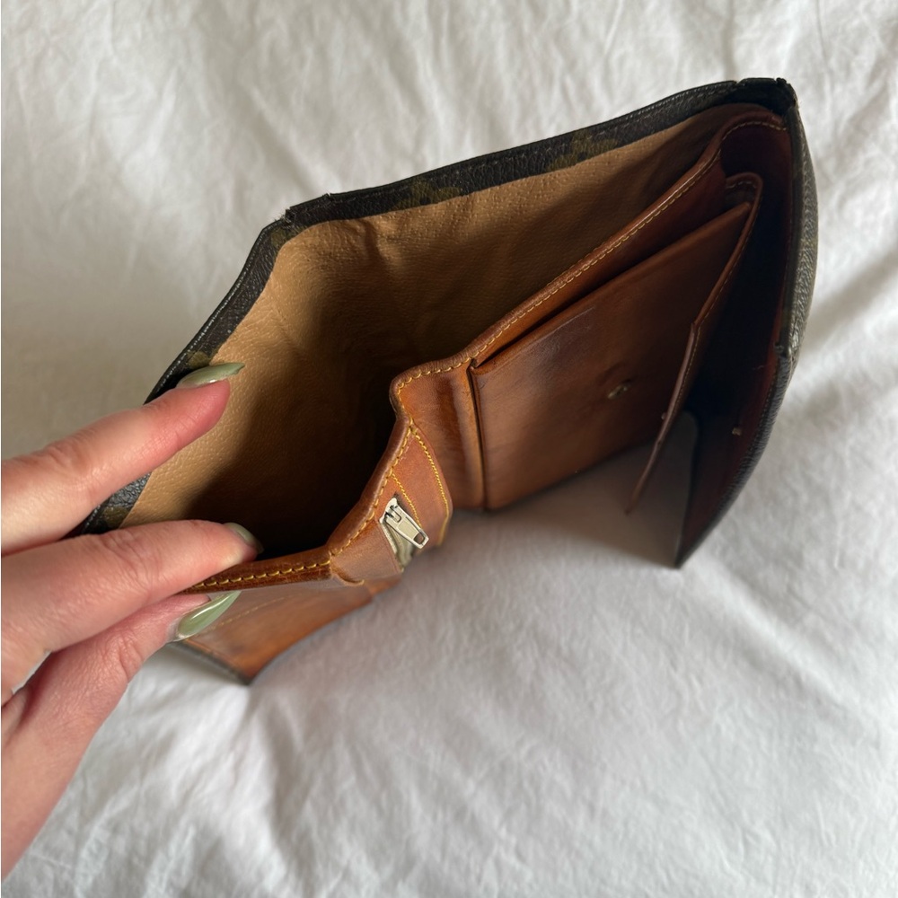 Louis Vuitton Brown and Black Bi-Fold Leather Wallet - Picture 5 of 8